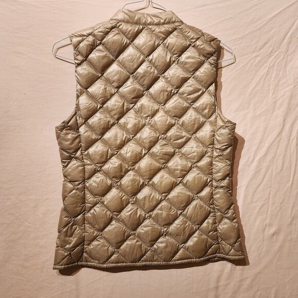 Uniqlo Womens S Ultra Light Down Vest Champagne Cream Outdoors Packable Jacket - Picture 3 of 9